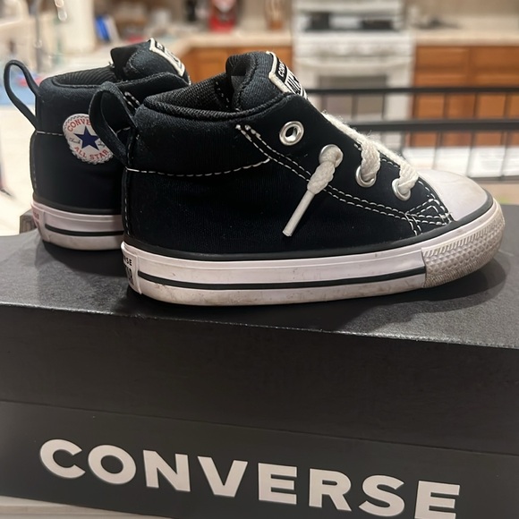 Toddler converse shoes - Picture 3 of 8